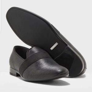NWT Men's Black Loafers
